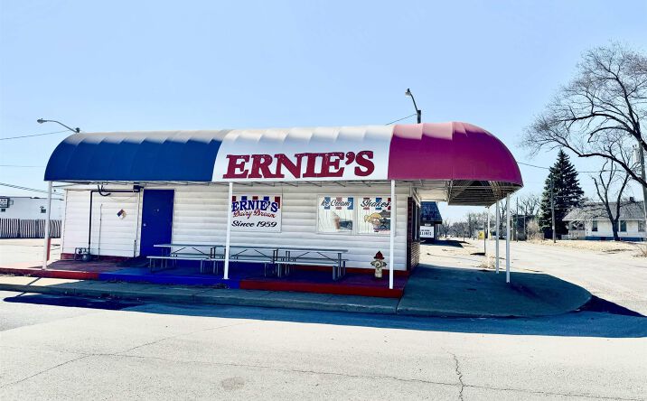 Pictures of Retail property located at 2600 SW JEFFERSON Street, Peoria, IL 61605 for sales - image #1