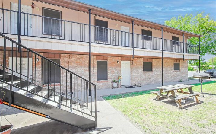 Pictures of Multifamily property located at 1521 Nolana Avenue, McAllen, TX 78504 for sales - image #1