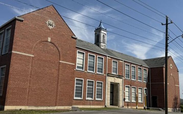 Pictures of Mixed Use, Multifamily, Senior Living property located at 2031 Broad St, Bristol, TN 37620 for sales - image #1