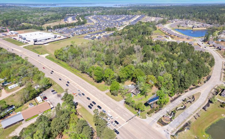 Pictures of Land, Office, Retail property located at 6020 W Davis St, Conroe, TX 77304 for sales - image #1