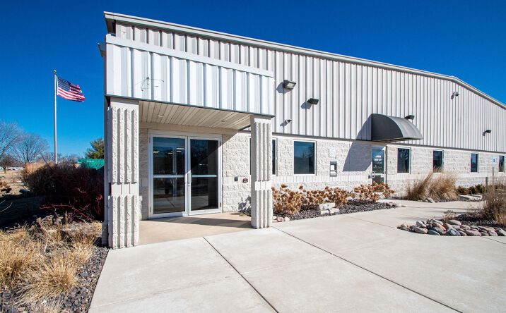 Pictures of Industrial property located at 200 ENTERPRISE Drive, Pekin, IL 61554 for sales - image #1