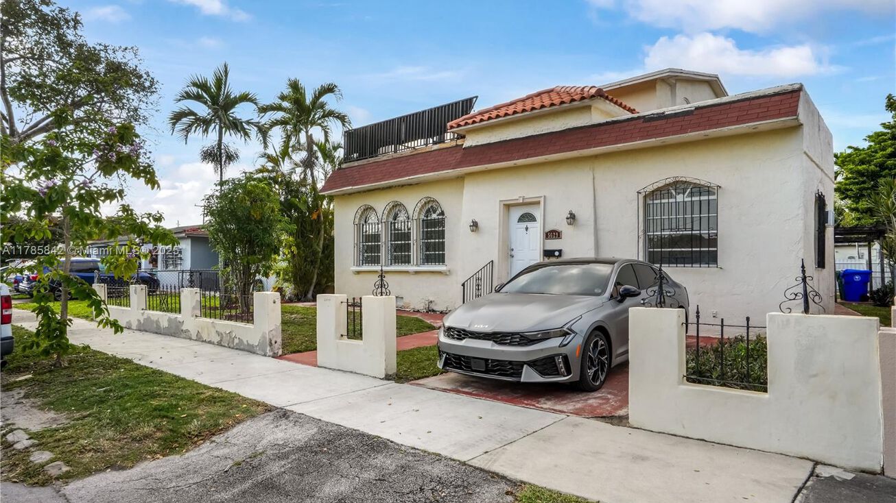 Pictures of Multifamily property located at 5629 SW 7th St, Miami, FL 33134 for sales - image #1