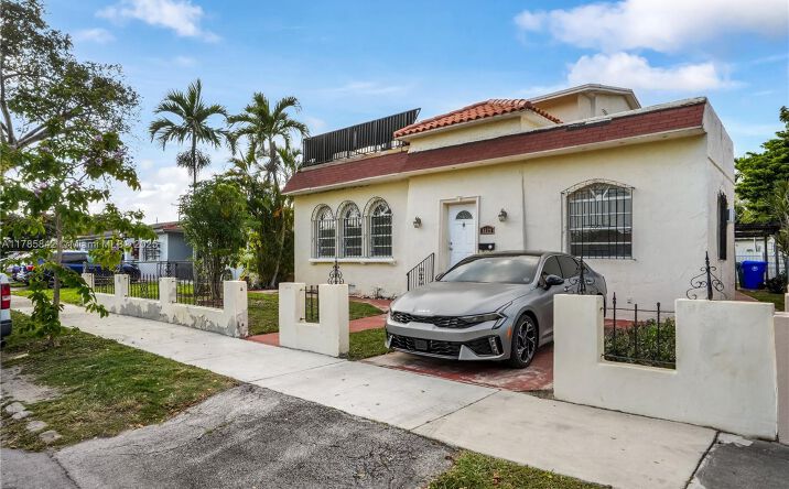 Pictures of Multifamily property located at 5629 SW 7th St, Miami, FL 33134 for sales - image #1