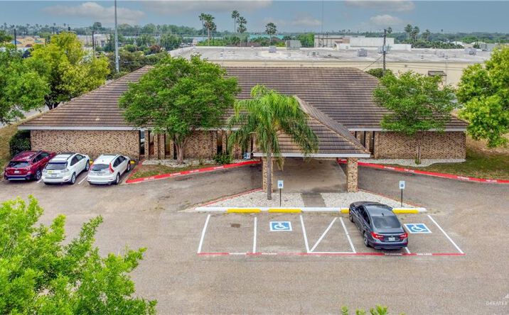Pictures of Office property located at 1412 E 8th Street, Weslaco, TX 78596 for sales - image #1