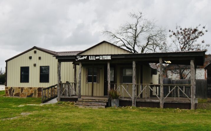 Pictures of Mixed Use, Office, Retail property located at 217 Edwin Ave, Agua Dulce, TX 78330 for sales - image #1