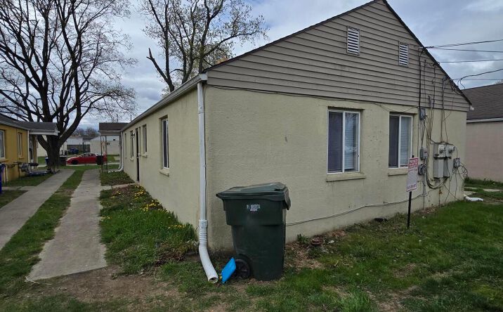 Pictures of Multifamily property located at 1050-1052 Loretta Avenue, Columbus, OH 43211 for sales - image #1