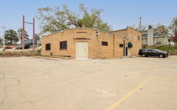 Pictures of Mixed Use, Office, Retail property located at 4821 Q street, Omaha, NE 68117 for sales - image #1