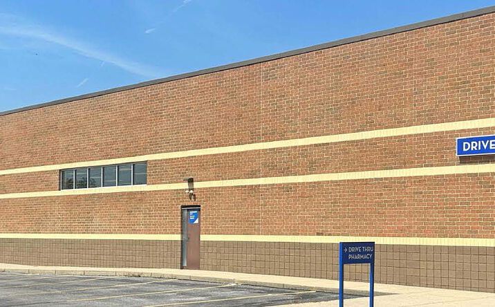 Pictures of Retail property located at 3230 W Elm St, Lima, OH 45805 for sales - image #1