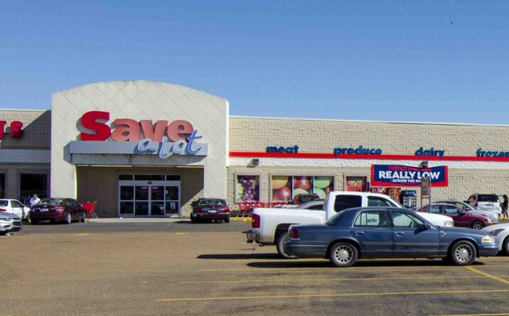 Pictures of Retail property located at 110 Jerry Clower Blvd N, Yazoo City, MS 39194 for sales - image #1