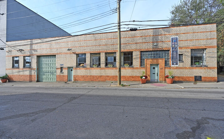 Pictures of Mixed Use, Office property located at 2025 Dunlap St, Cincinnati, OH 45214 for sales - image #1