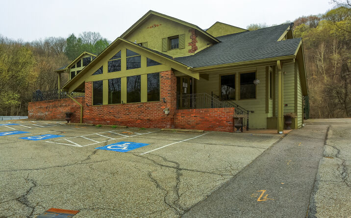 Pictures of Business for Sale, Hospitality, Retail property located at 634 Camp Horne Rd, Pittsburgh, PA 15237 for sales - image #1