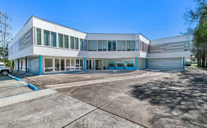 Pictures of Office property located at 405 Gretna Blvd, Gretna, LA 70053 for sales - image #1