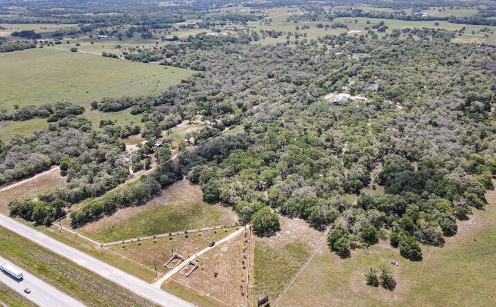 Pictures of Land property located at 2512 I-10, Weimar, TX 78962 for sales - image #1
