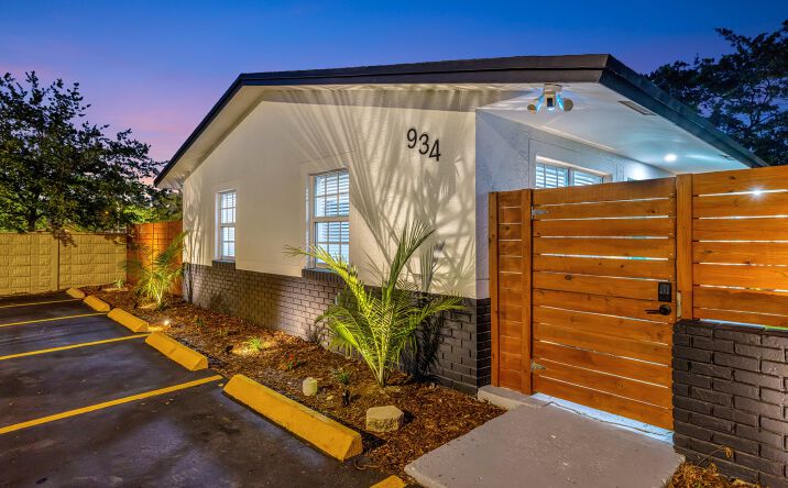 Pictures of Multifamily property located at 934 NW 4th Ave, Fort Lauderdale, FL 33311 for sales - image #1