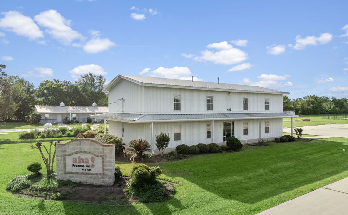 Pictures of Industrial, Office, Retail property located at 421 Jones Rd, Highlands, TX 77562 for sales - image #1