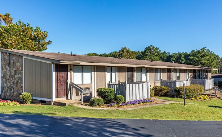 Pictures of Multifamily property located at 1624 Norman Drive, College Park, GA 30349 for sales - image #1