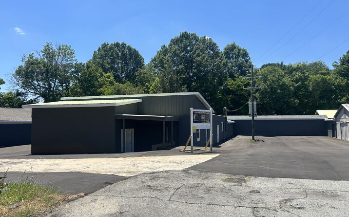 Pictures of Industrial property located at 300 Guthrie St, Graham, NC 27253 for sales - image #1