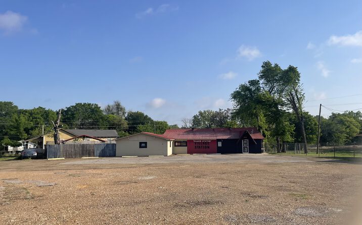 Pictures of Industrial, Mixed Use, Office, Retail, Special Purpose property located at 714 Laurel St, Texarkana, AR 71854 for sales - image #1