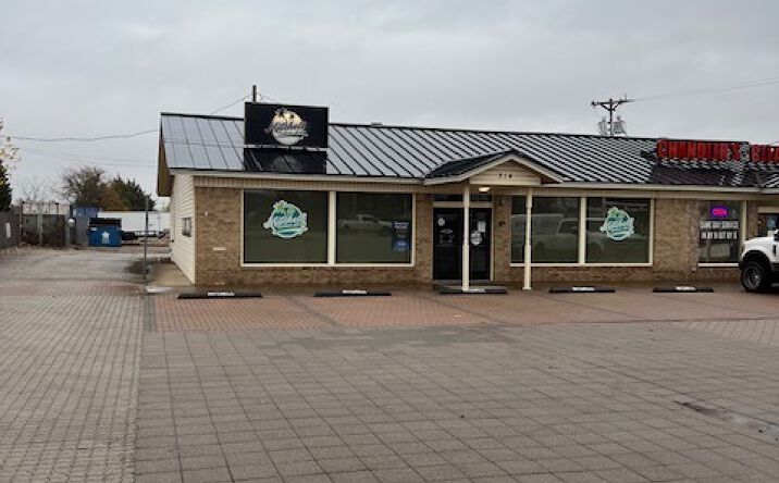 Pictures of Retail property located at 310 - 320 W. Main St., Gun Barrel City, TX 75156 for sales - image #1