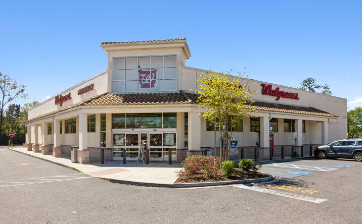 Pictures of Retail property located at 8018 Normandy Blvd, Jacksonville, FL 32221 for sales - image #1
