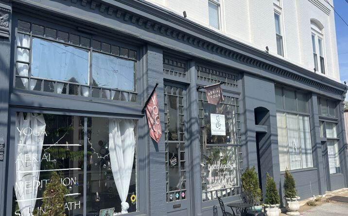 Pictures of Mixed Use, Multifamily, Office, Retail property located at 205 S College Ave, Salem, VA 24153 for sales - image #1
