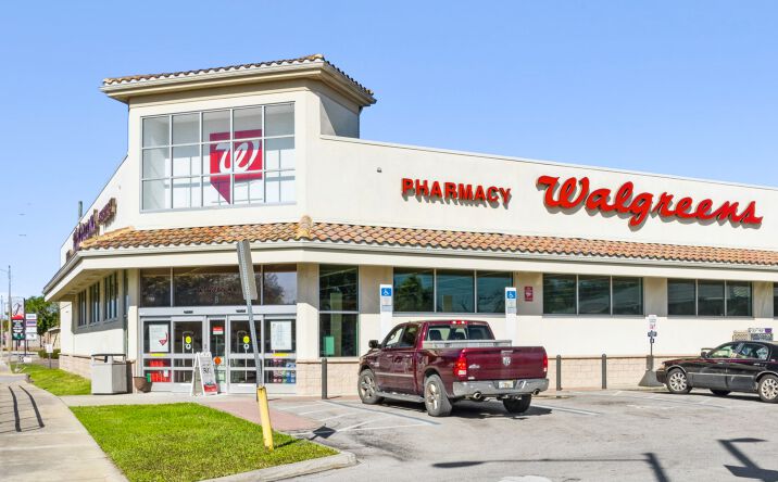 Pictures of Retail property located at 8 NW Main St, Williston, FL 32696 for sales - image #1