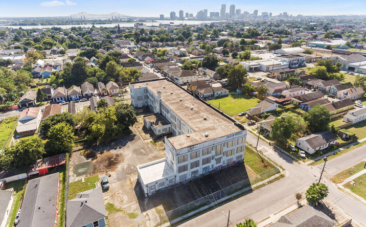 Pictures of Multifamily property located at 1301 Clouet St, New Orleans, LA 70117 for sales - image #1