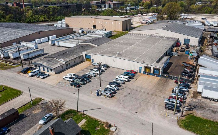 Pictures of Industrial property located at 3832 Fitzgerald Rd, Louisville, KY 40216 for sales - image #1