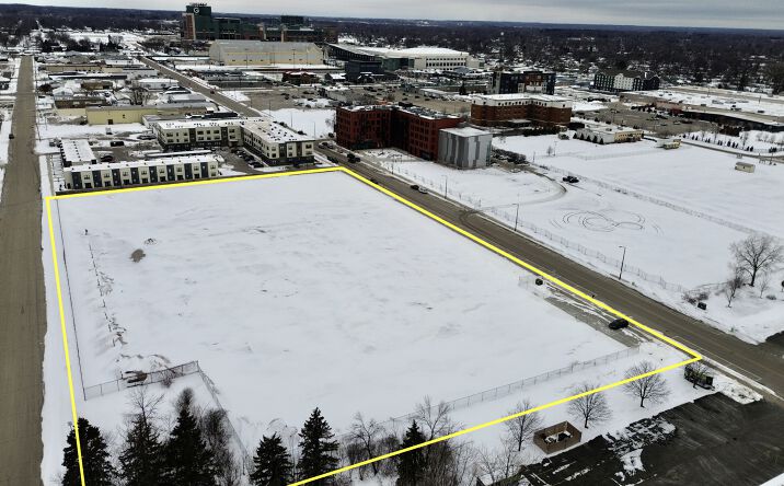 Pictures of Hospitality, Industrial, Land, Multifamily, Retail property located at 651 Mike McCarthy Way, Green Bay, WI 54304-4531 for sales - image #1