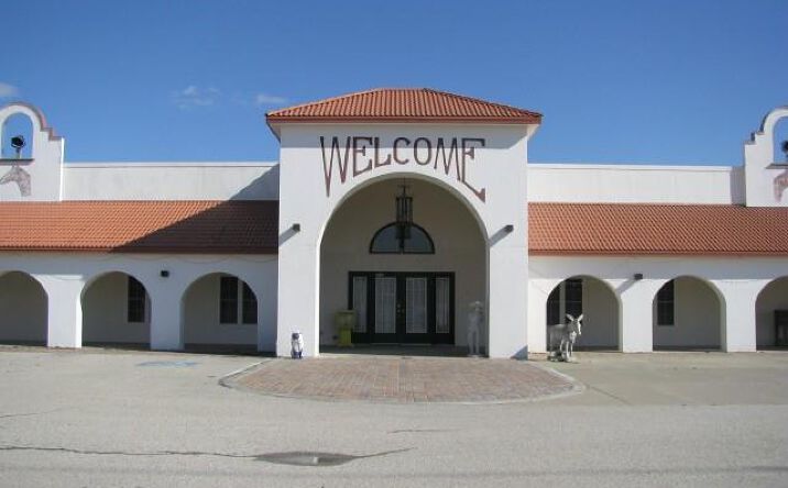 Pictures of Retail property located at 2723 Kingman Road, Ottawa, KS 66067 for sales - image #1
