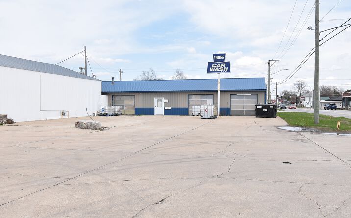 Pictures of Retail property located at 1002 1st St W, Independence, IA 50644 for sales - image #1