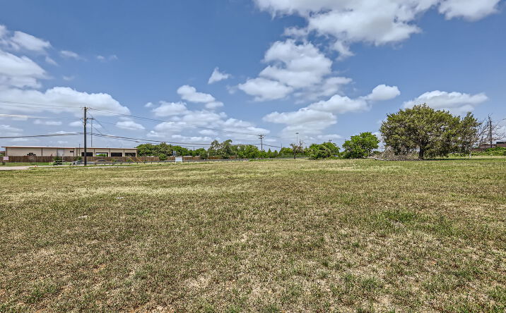 Pictures of Land property located at 2701 N Austin Ave, Georgetown, TX 78626 for sales - image #1