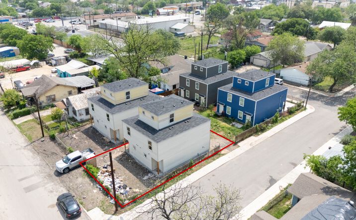 Pictures of Multifamily property located at 3038 W Salinas, San Antonio, TX 78207 for sales - image #1