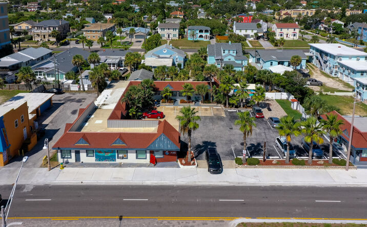 Pictures of Hospitality property located at 735 N Atlantic Ave, Daytona Beach, FL 32118 for sales - image #1