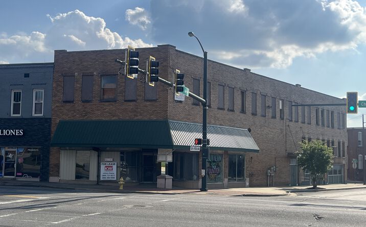 Pictures of Mixed Use, Office, Retail property located at 201 Chickamauga Ave, Rossville, GA 30741 for sales - image #1