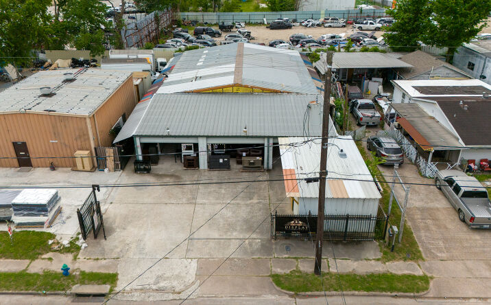 Pictures of Mixed Use, Retail property located at 625 W. Parker Rd, Houston, TX 77091 for sales - image #1