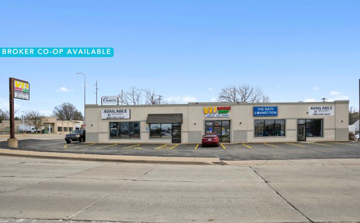 Pictures of Office, Retail property located at 4218 N Sheridan Rd, Peoria, IL 61614 for sales - image #1