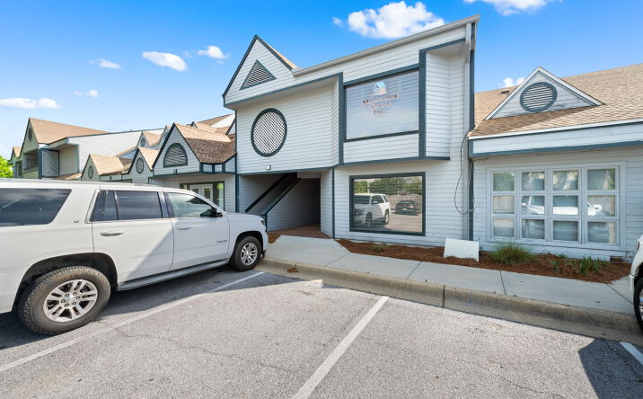 Pictures of Mixed Use, Office, Retail, Special Purpose property located at 4400 Bayou Blvd. 39, Pensacola, FL 32504 for sales - image #1