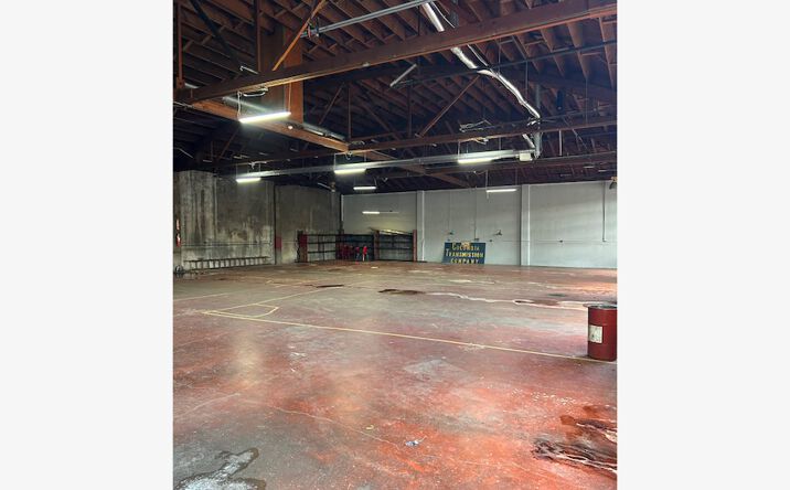 Pictures of Retail, Industrial property located at 1737 SE 12th, Portland, OR 97214 for sales - image #1
