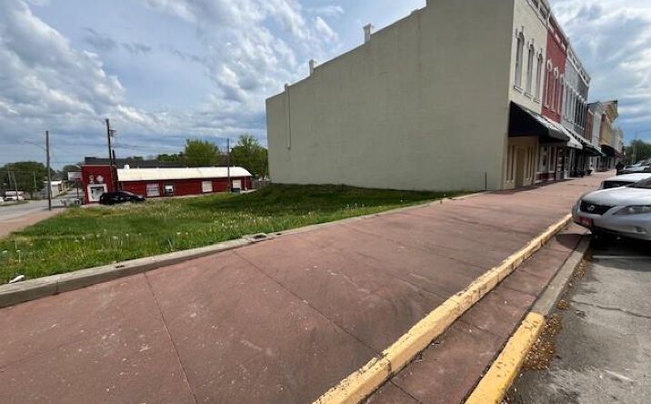 Pictures of Retail property located at 0000 W Peoria Street, Paola, KS 66071 for sales - image #1
