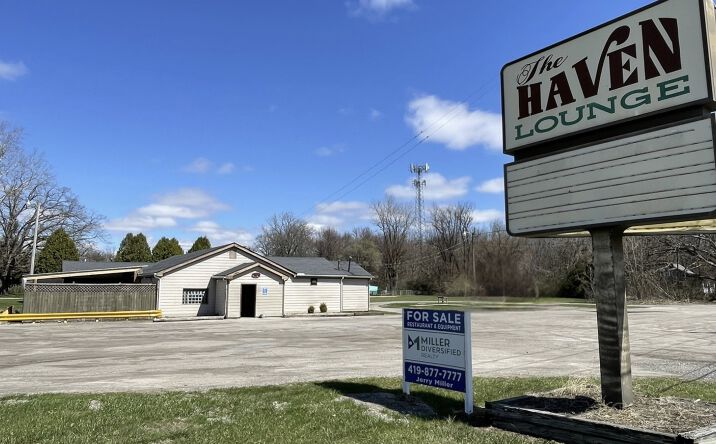 Pictures of Retail property located at 12550 Airport Hwy, Swanton, OH 43558 for sales - image #1