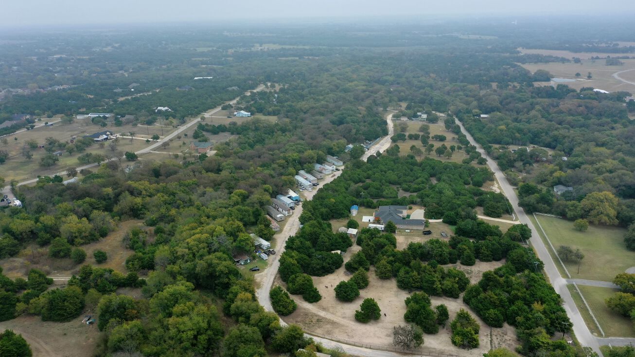 Pictures of Mobile Home Park property located at 541 Simmons Dr, Cedar Hill, TX 75104 for sales - image #1