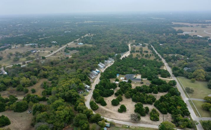 Pictures of Mobile Home Park property located at 541 Simmons Dr, Cedar Hill, TX 75104 for sales - image #1