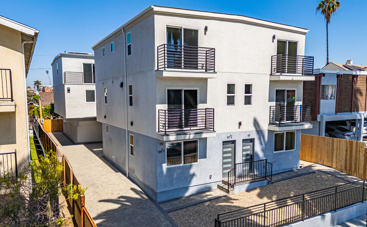 Pictures of Multifamily property located at 119 S Rampart Blvd, Los Angeles, CA 90057 for sales - image #1