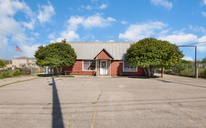 Pictures of Mixed Use, Office, Retail property located at 7305 Huebner Rd, San Antonio, TX 78240 for sales - image #1