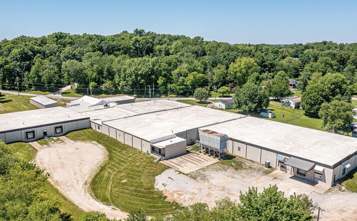 Pictures of Industrial property located at 213 W 1st St, Huntingburg, IN 47542 for sales - image #1