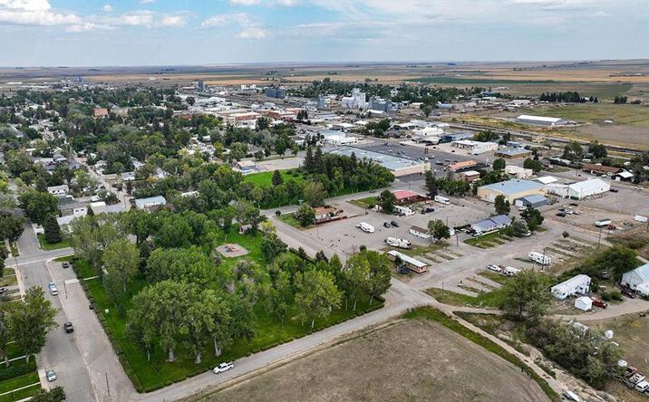 Pictures of Retail, Land property located at 719 S Maryland St, Conrad, MT 59425 for sales - image #1