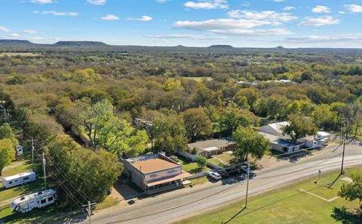 Pictures of Retail property located at 209 S Mingus Blvd, Mingus, TX 76463 for sales - image #1