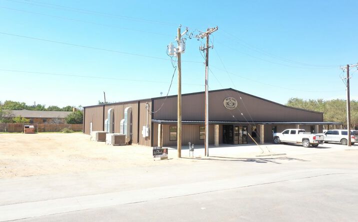 Pictures of Retail property located at 1213 NW 1st Place, Andrews, TX 79714 for sales - image #1