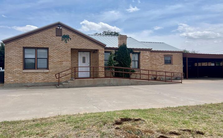 Pictures of Land property located at 510 E Broadway St, Andrews, TX 79714 for sales - image #1